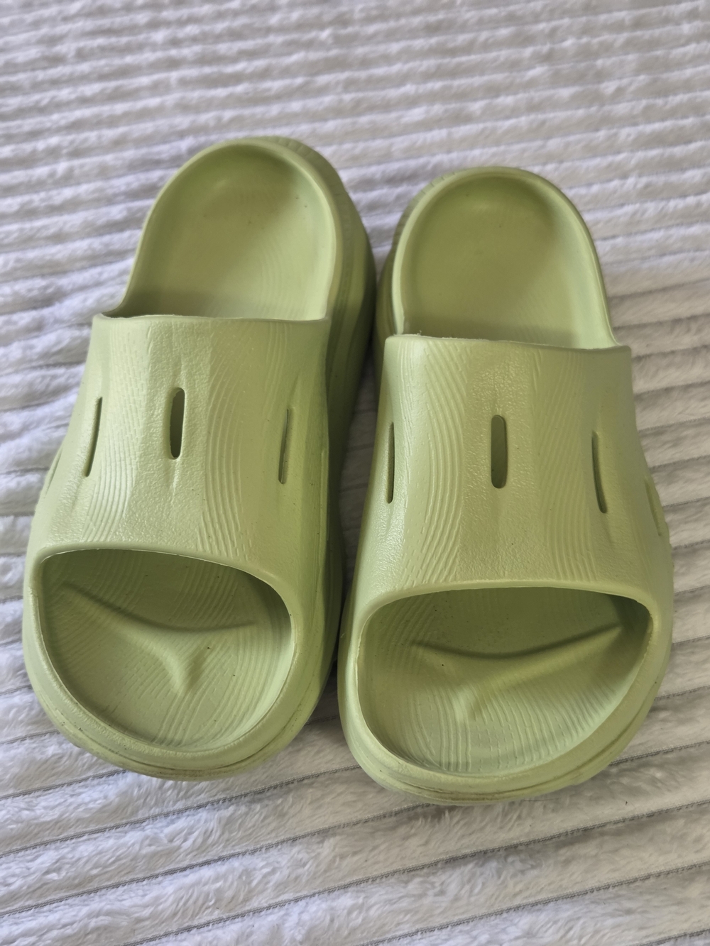 HOKA Ora Recovery Slide 3 Green Comfort Sandals Slip-On Men’s size 8/ Women’s 10